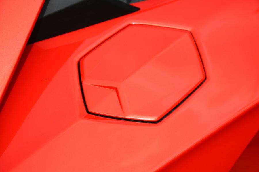  Lamborghini Aventador LP700-4 2011 года  (фото 106 из 204)